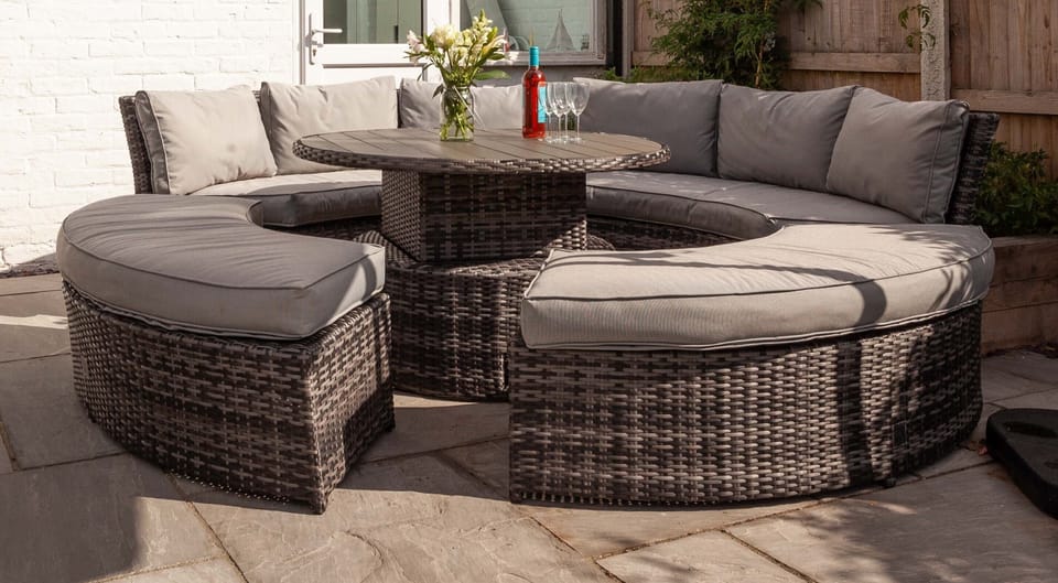 Large outdoor seating to relax in our sunny garden!