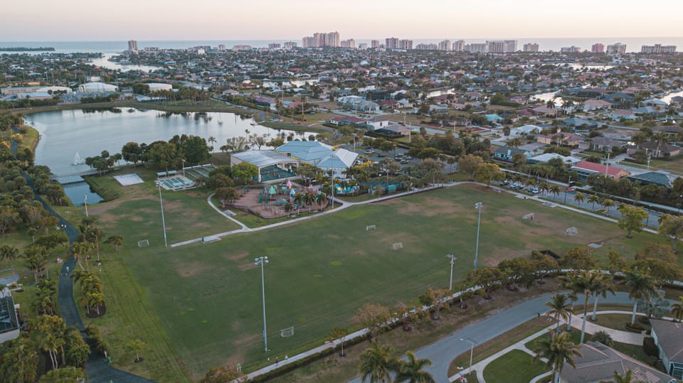 Located within walking distance/bike ride to Mackle Park