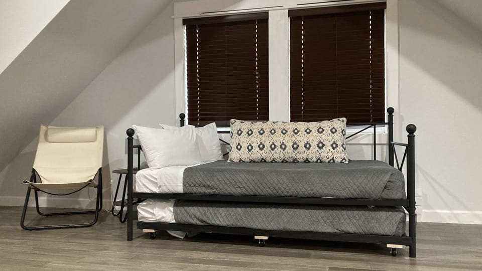 Trundle bed (2 full beds).  3rd floor