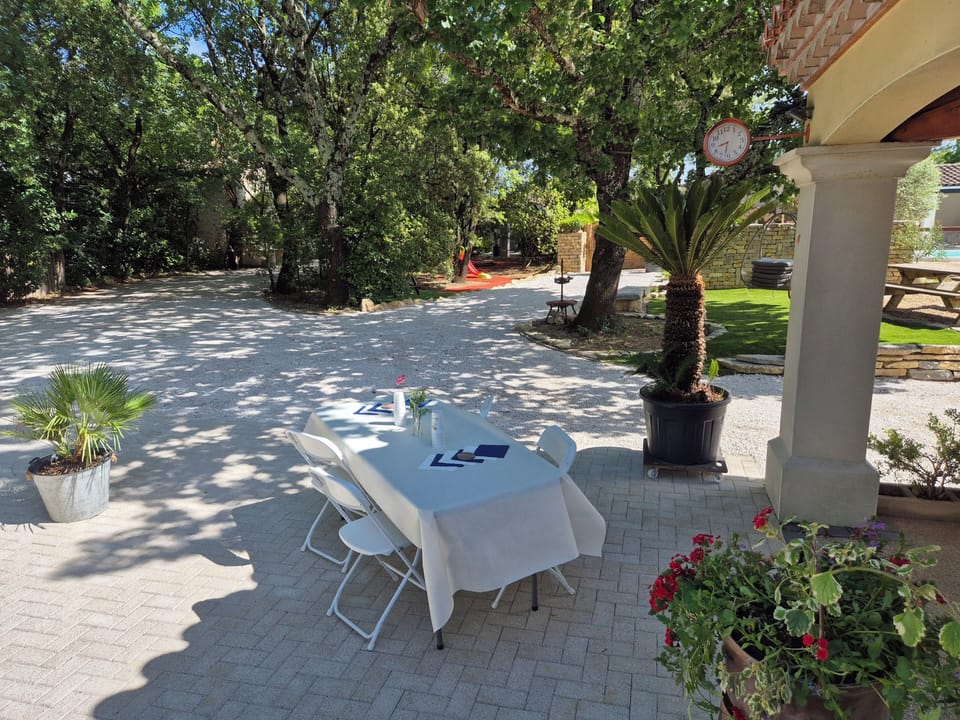 Outdoor dining