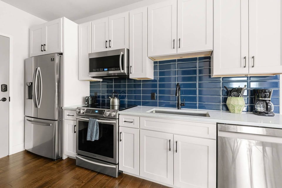 Gourmet Kitchen with Upgrades - Fully Stocked