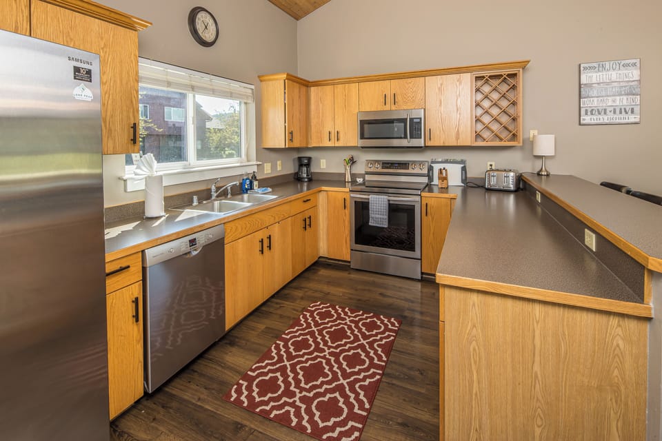 Kitchen Area | Main Level