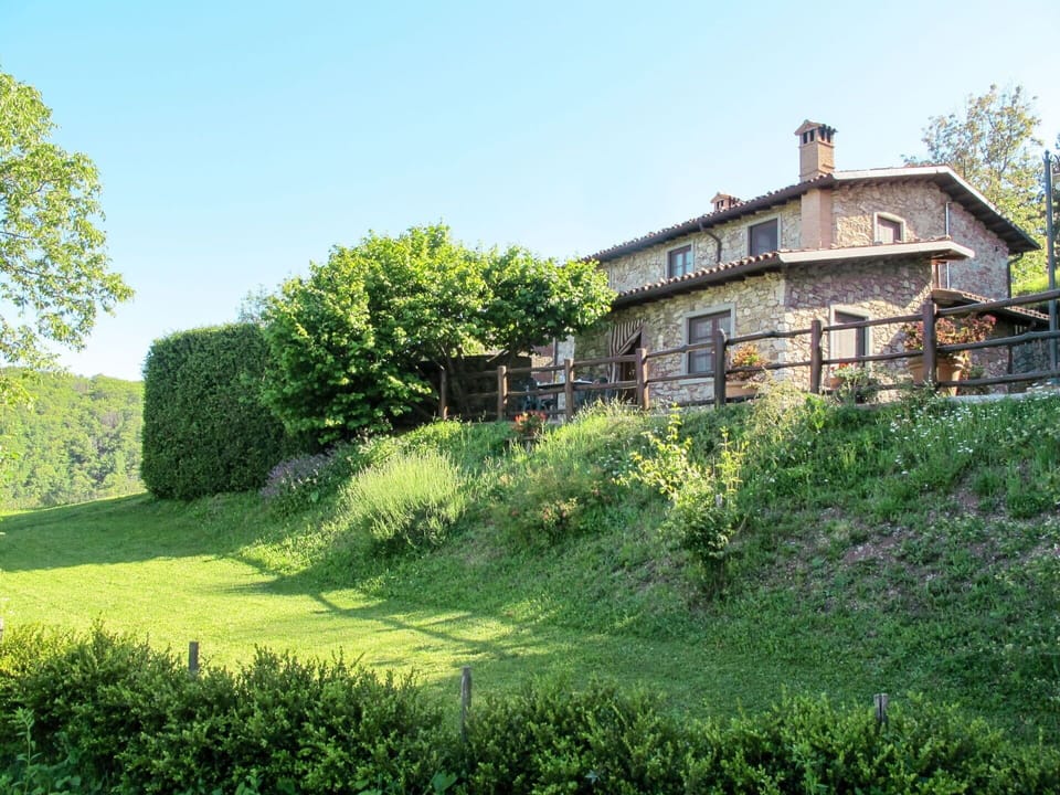 Natural Landscape, House, Green, Vegetation, Property, Grass, Land Lot, Tree, Farmhouse, Home
