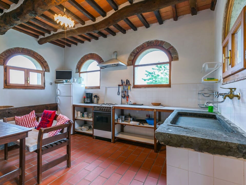 Table, Furniture, Window, Building, Wood, Interior Design, Sink, House, Tap, Chair