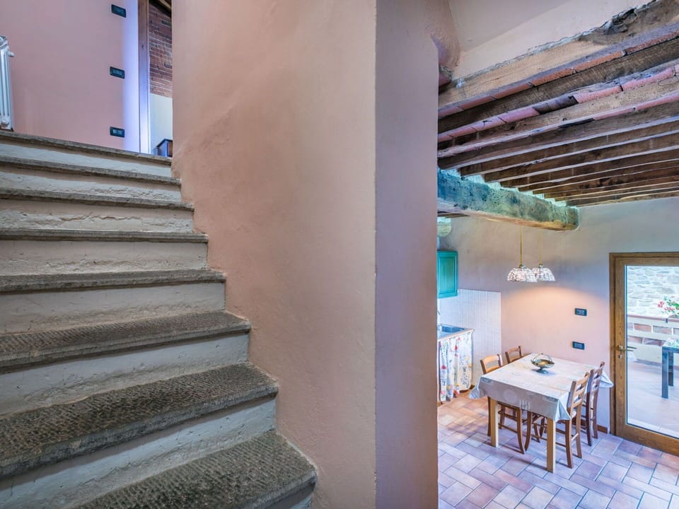 Wood, Lighting, Table, Flooring, Building, Stairs, Floor, Real Estate, Hardwood, Composite Material