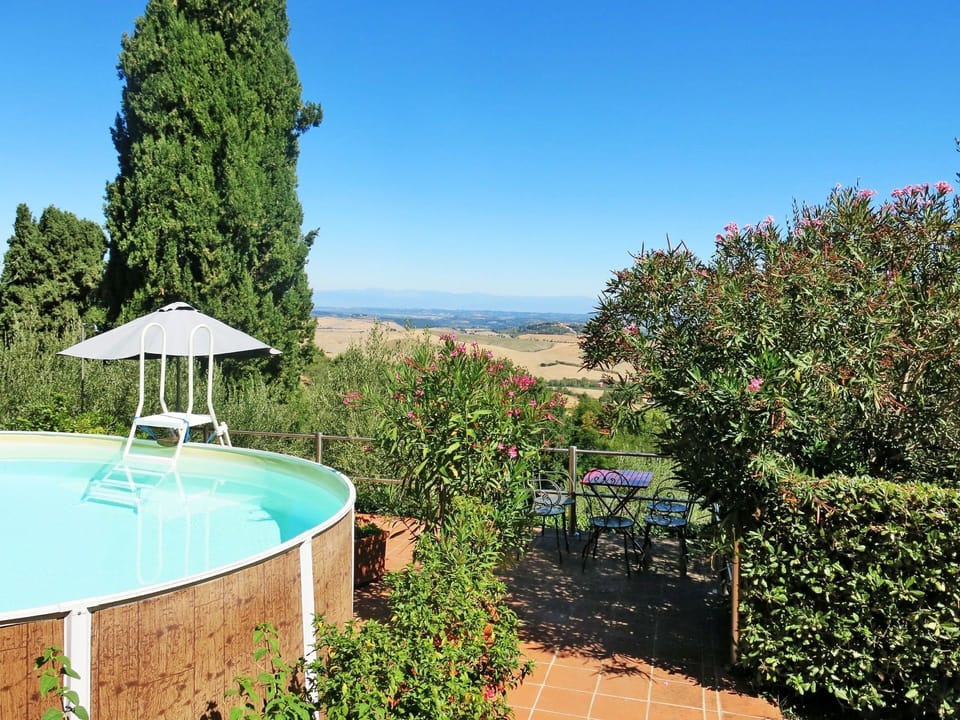 Plant, Water, Sky, Tree, Swimming Pool, Natural Landscape, Outdoor Furniture, Shade, Leisure, Landscape