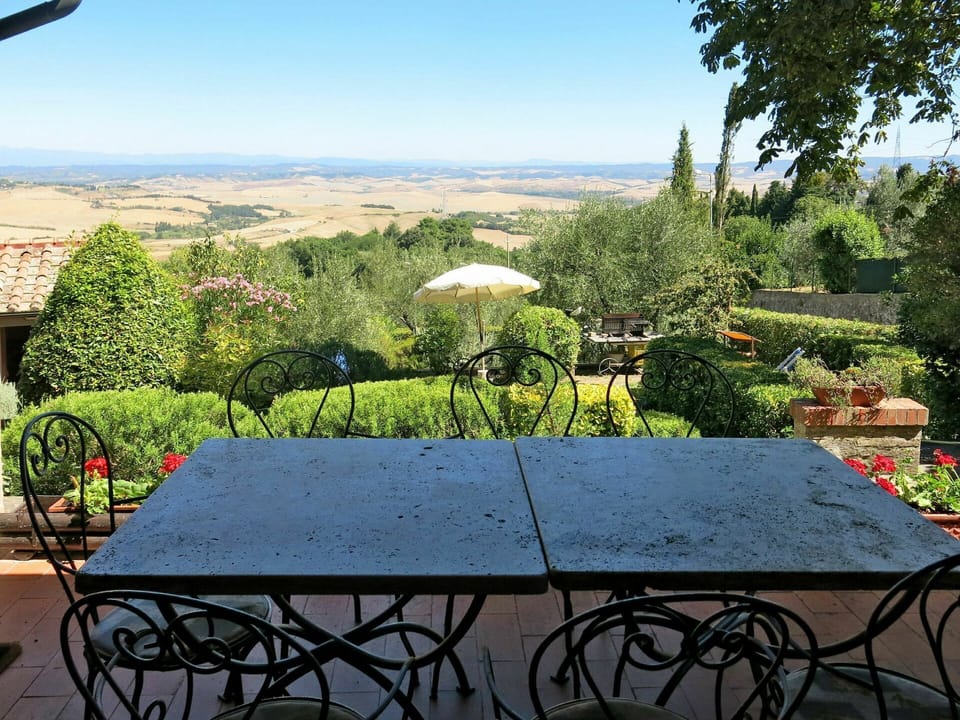 Property, Patio, Garden, House, Real Estate, Home, Outdoor Table, Table, Yard, Backyard
