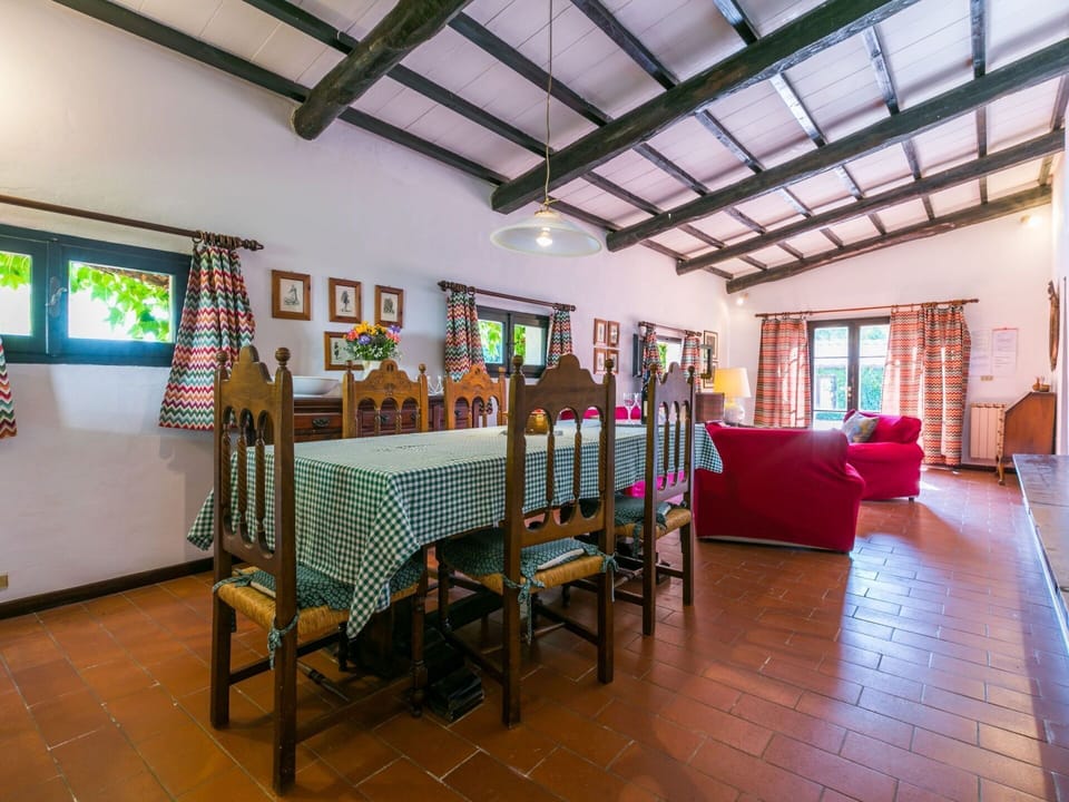 Property, Window, Wood, Interior Design, House, Table, Floor, Chair, Flooring, Real Estate