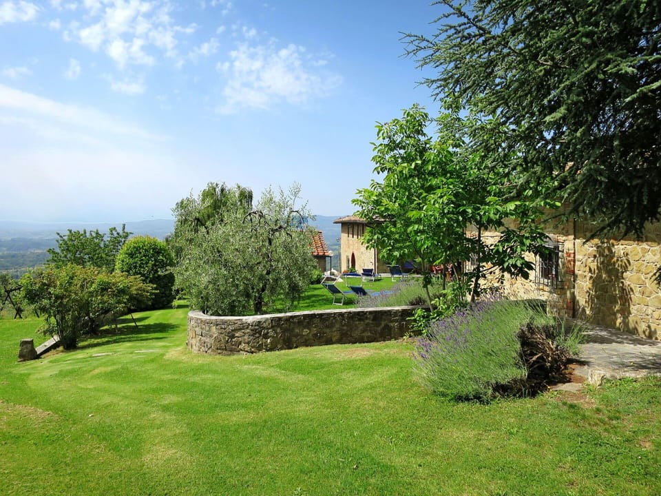 Property, Green, Sky, Natural Landscape, Grass, House, Tree, Garden, Real Estate, Architecture