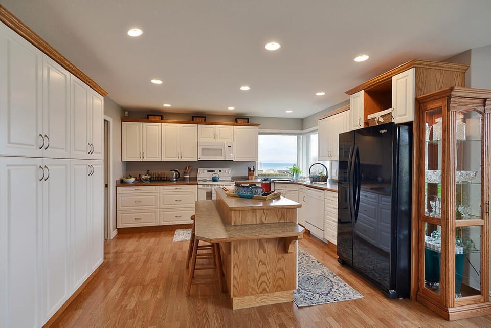 Fully stocked kitchen. 