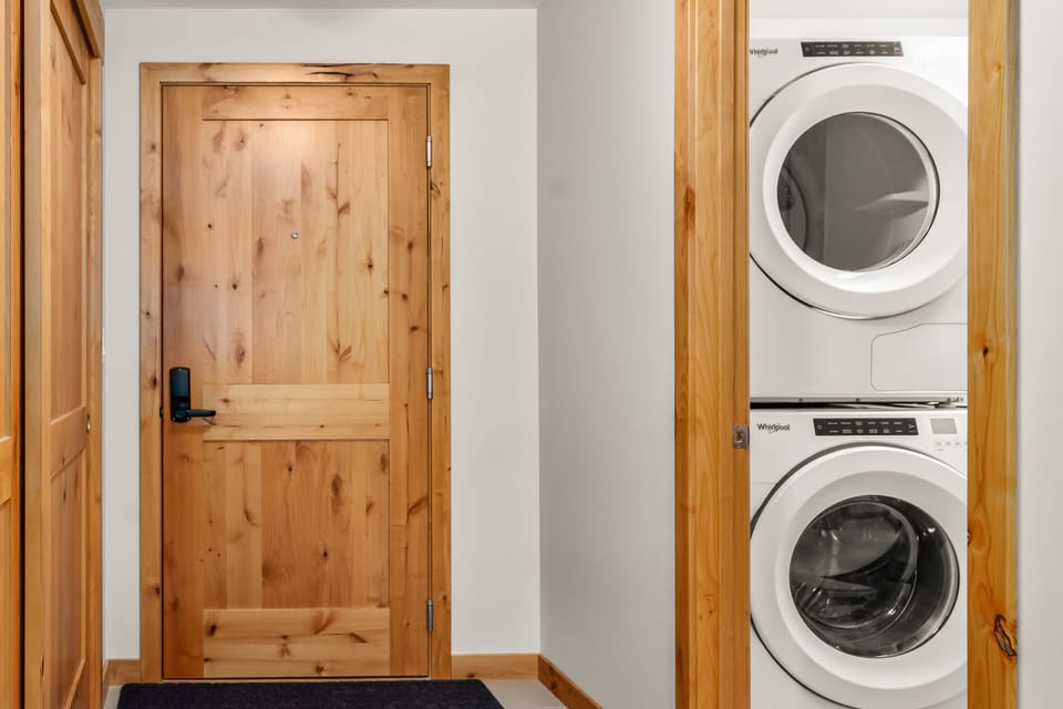 In suite Laundry and Entrance