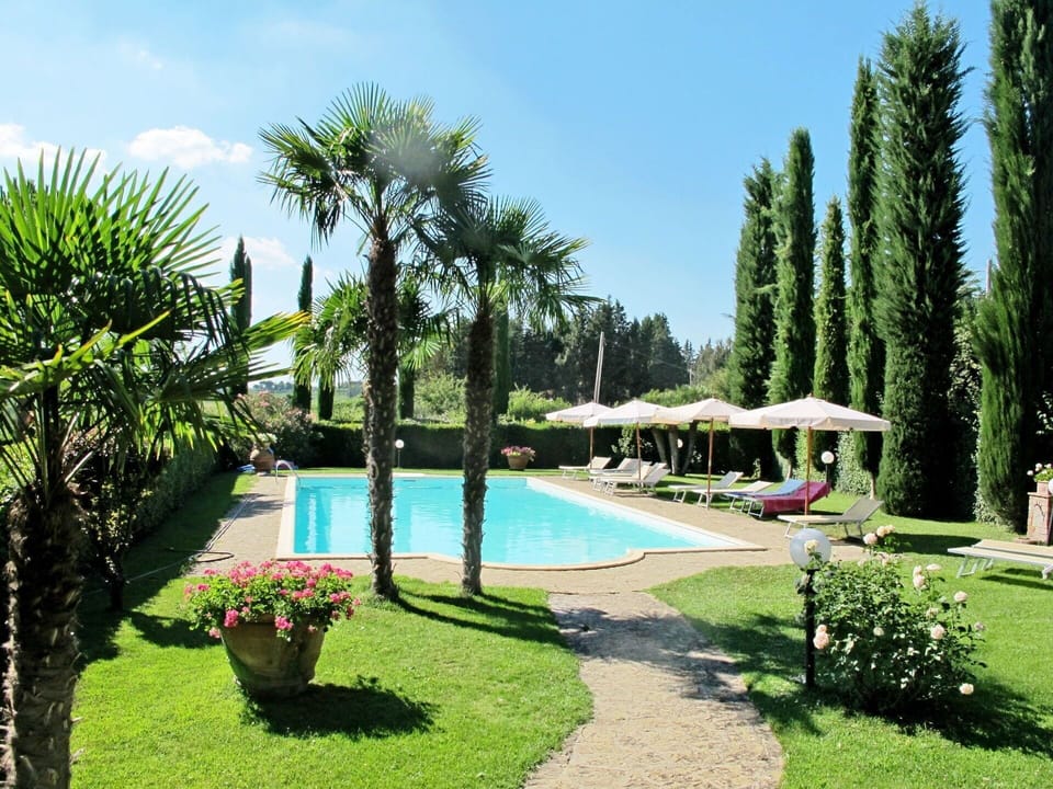Water, Plant, Sky, Property, Cloud, Swimming Pool, Tree, Grass, Shade, Flowerpot