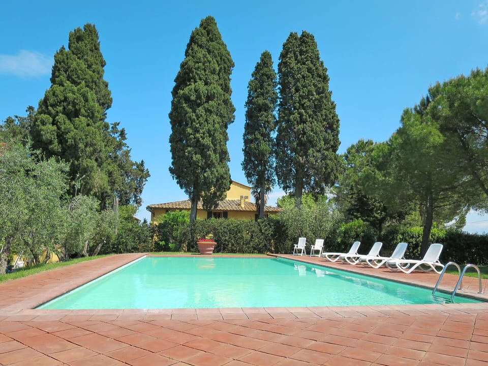 Water, Plant, Sky, Swimming Pool, Tree, Grass, Leisure, Shade, Natural Landscape, Real Estate