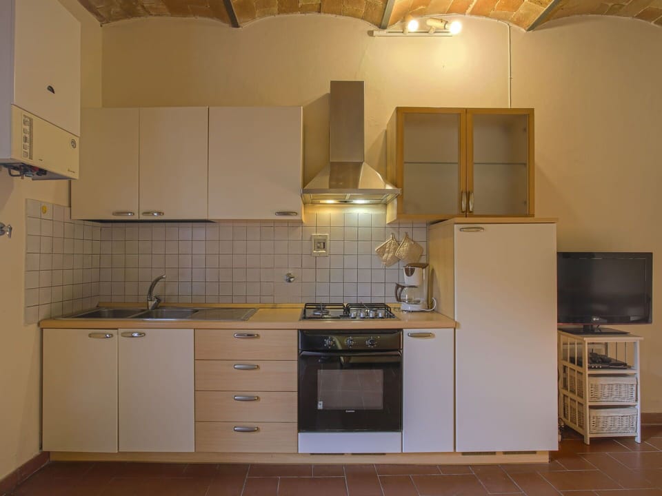 Countertop, Cabinetry, Property, Tap, Sink, Furniture, Building, Kitchen Sink, Kitchen Stove, Kitchen