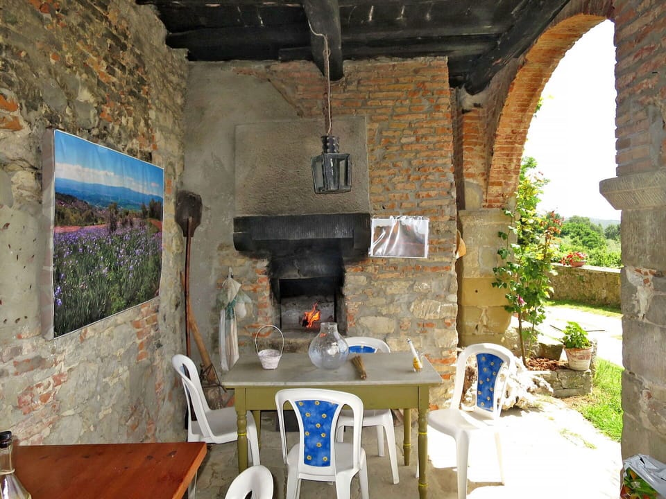 Property, Furniture, Plant, Building, Chair, Table, House, Wood, Living Room, Leisure