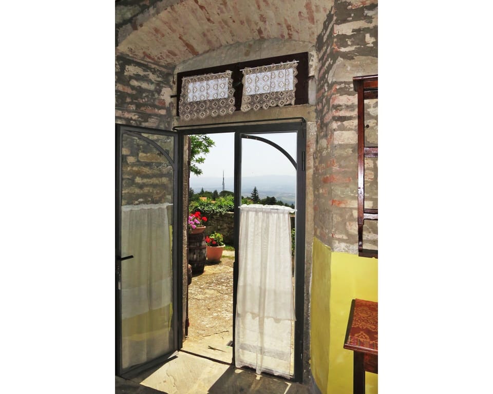 Door, Building, Wall, Room, Window, Architecture, House, Tree, Interior Design, Daylighting