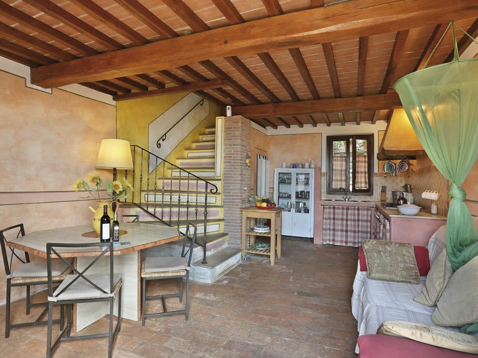 Room, Property, Building, Ceiling, House, Interior Design, Furniture, Real Estate, Beam, Home