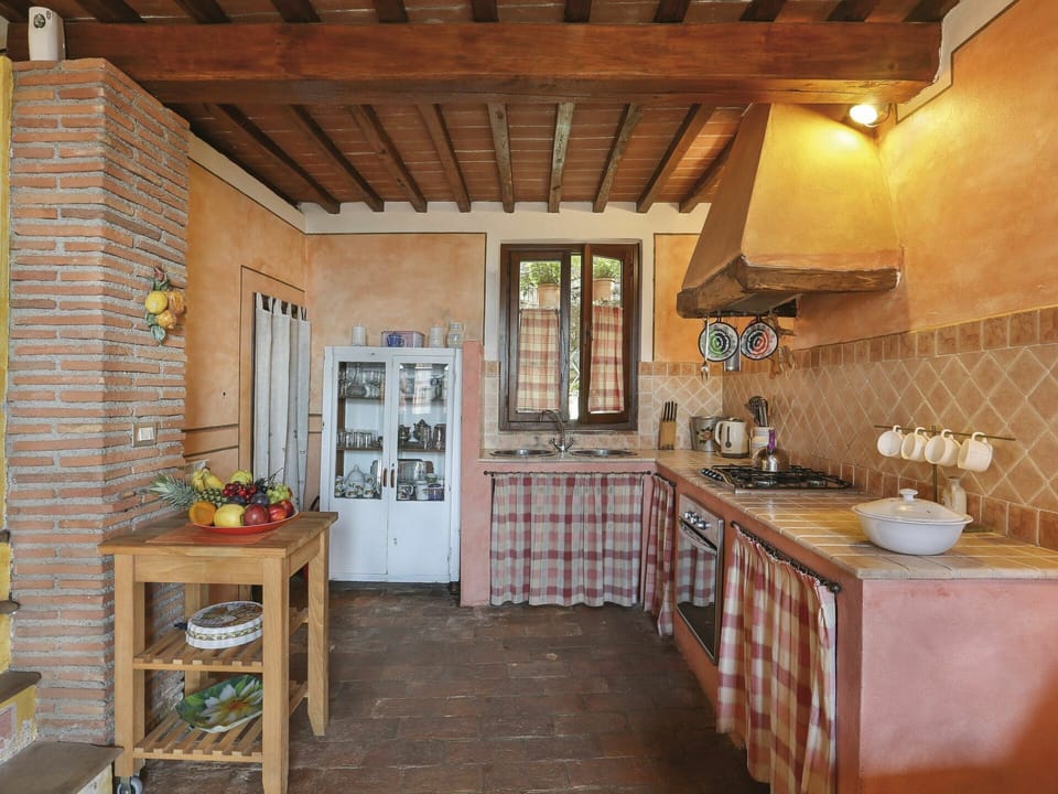 Property, Room, Building, Ceiling, Furniture, Countertop, Interior Design, House, Beam, Kitchen