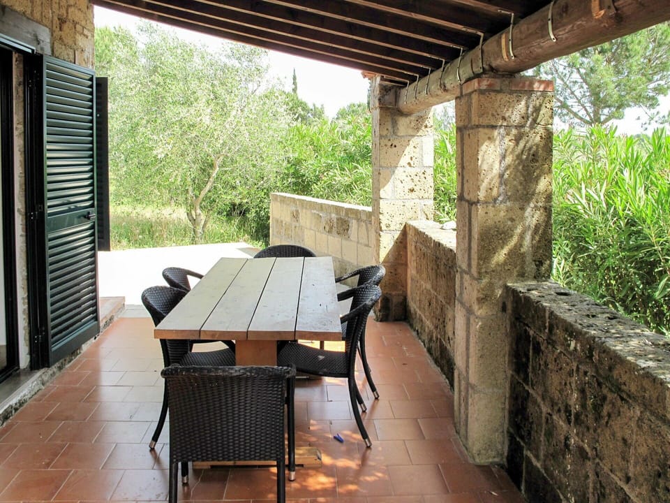 Table, Plant, Furniture, Building, Green, Chair, Wood, Interior Design, Shade, Cottage