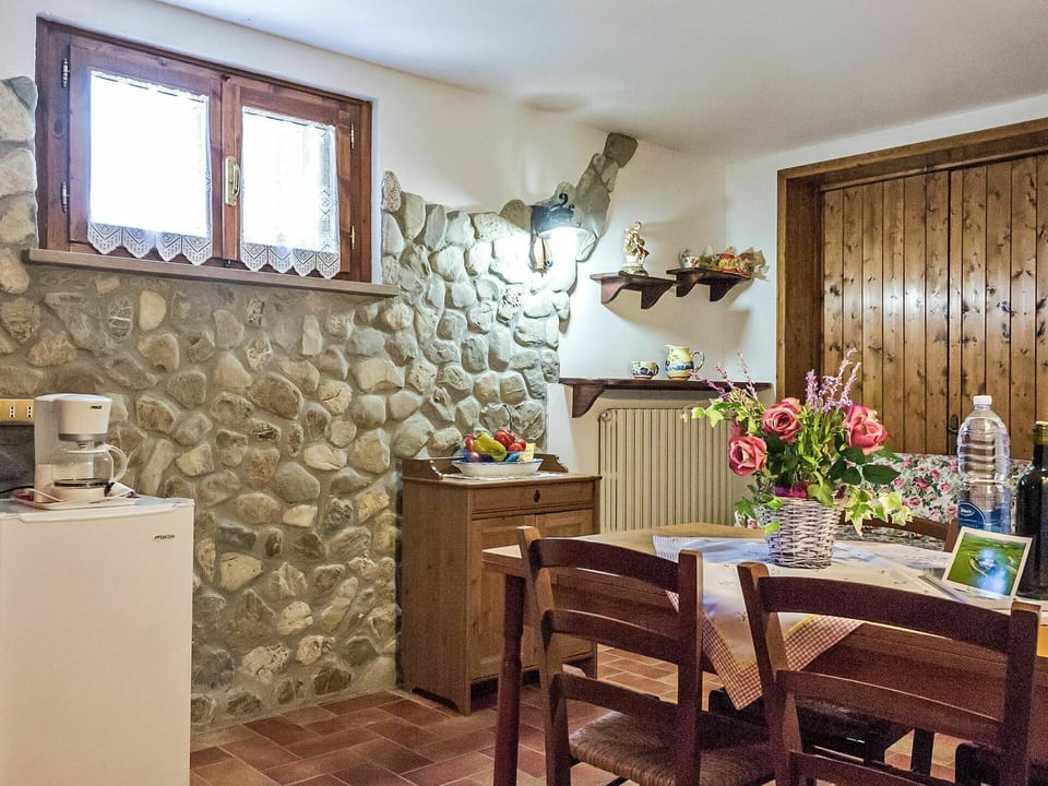 Room, Interior Design, Furniture, Property, Floor, Wall, Building, House, Table, Home