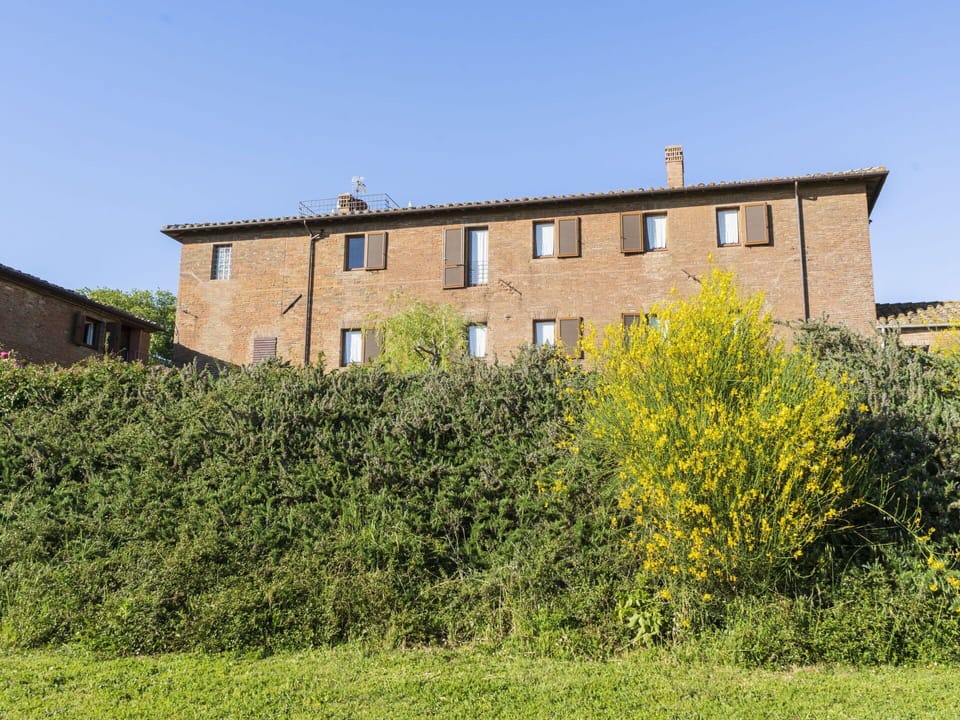 Sky, Plant, Window, Building, Land Lot, Grass, House, Facade, Real Estate