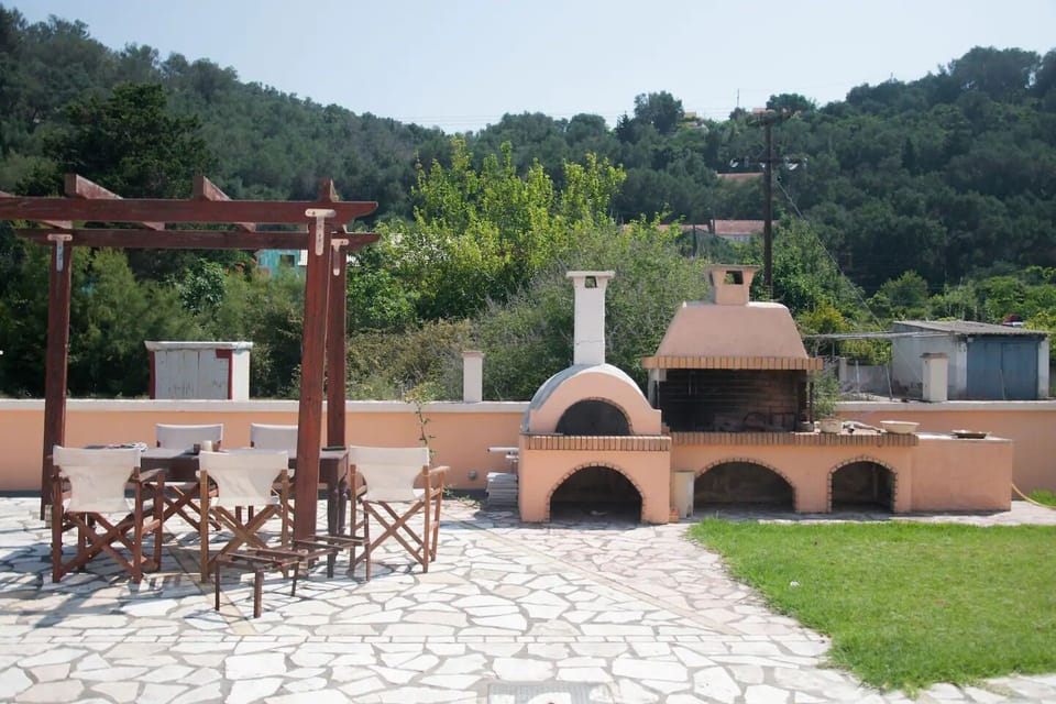 Erikousa villas Barbecue