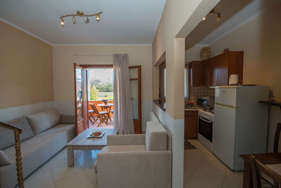 Erikousa villa 7 - interior