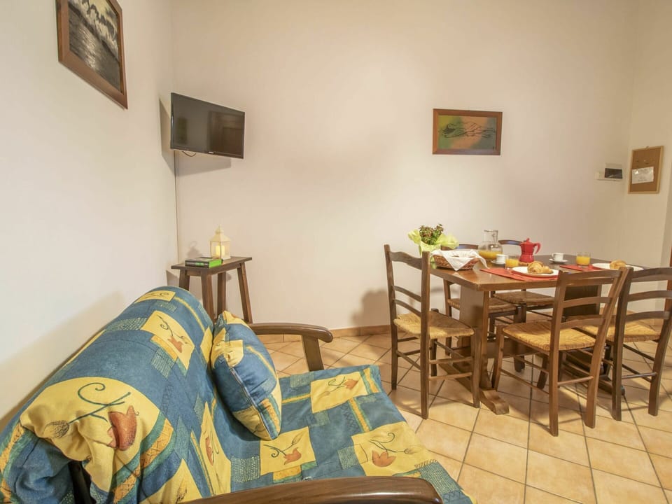 Furniture, Picture Frame, Property, Table, Wood, Comfort, Textile, Chair, Interior Design, Flooring