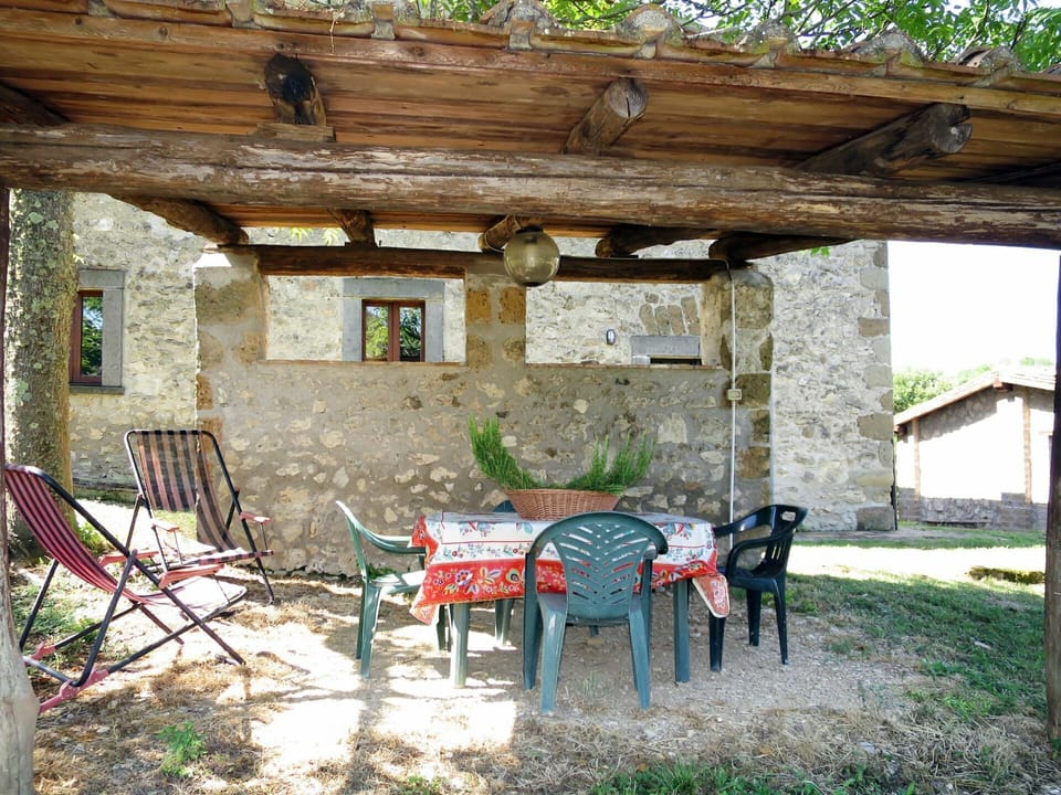 Property, House, Room, Building, Cottage, Rural Area, Log Cabin, Table, Yard, Backyard