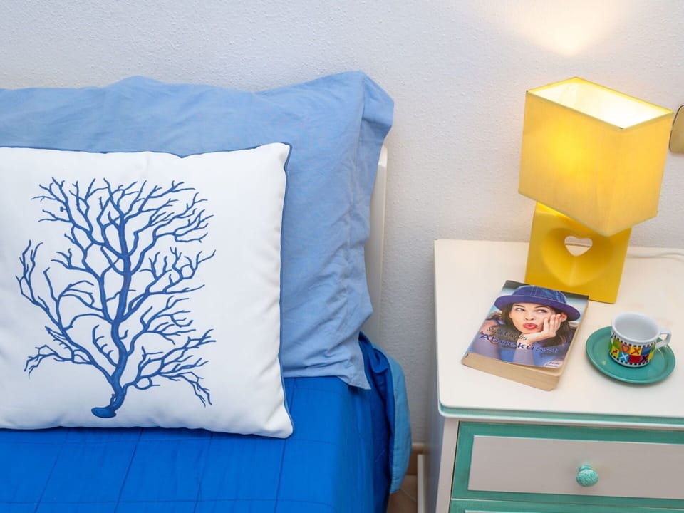Blue, Product, Green, Azure, Rectangle, Textile, Pillow, Comfort, Wall, Wood
