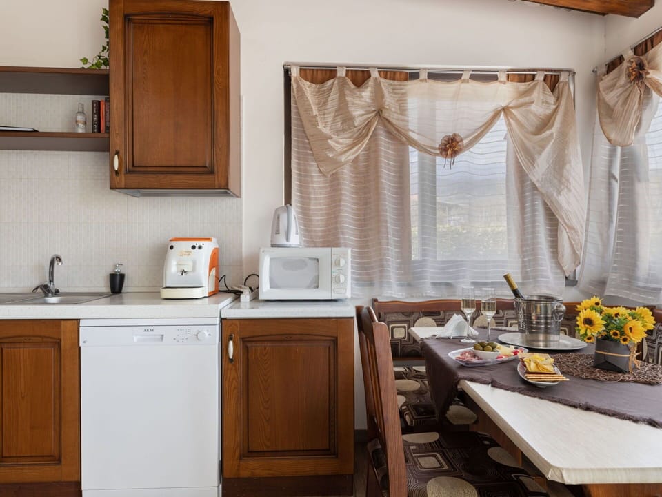 Property, Cabinetry, Furniture, Window, White, Building, Countertop, Kitchen, Wood, Lighting