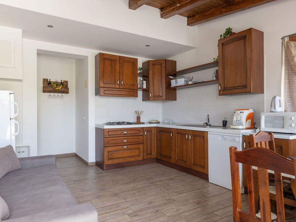 Cabinetry, Furniture, Countertop, Drawer, Building, Wood, Chest Of Drawers, Interior Design, Wood Stain, Kitchen