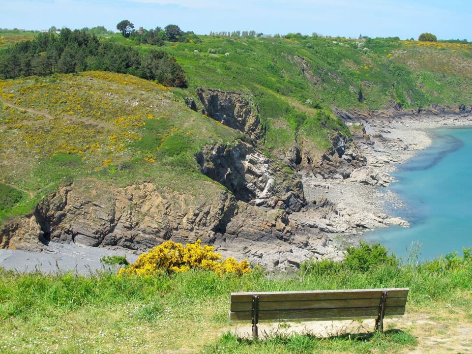 Sky, Building, Plant, Urban Design, Tower Block, Condominium, Real Estate, City, Facade, Commercial Building