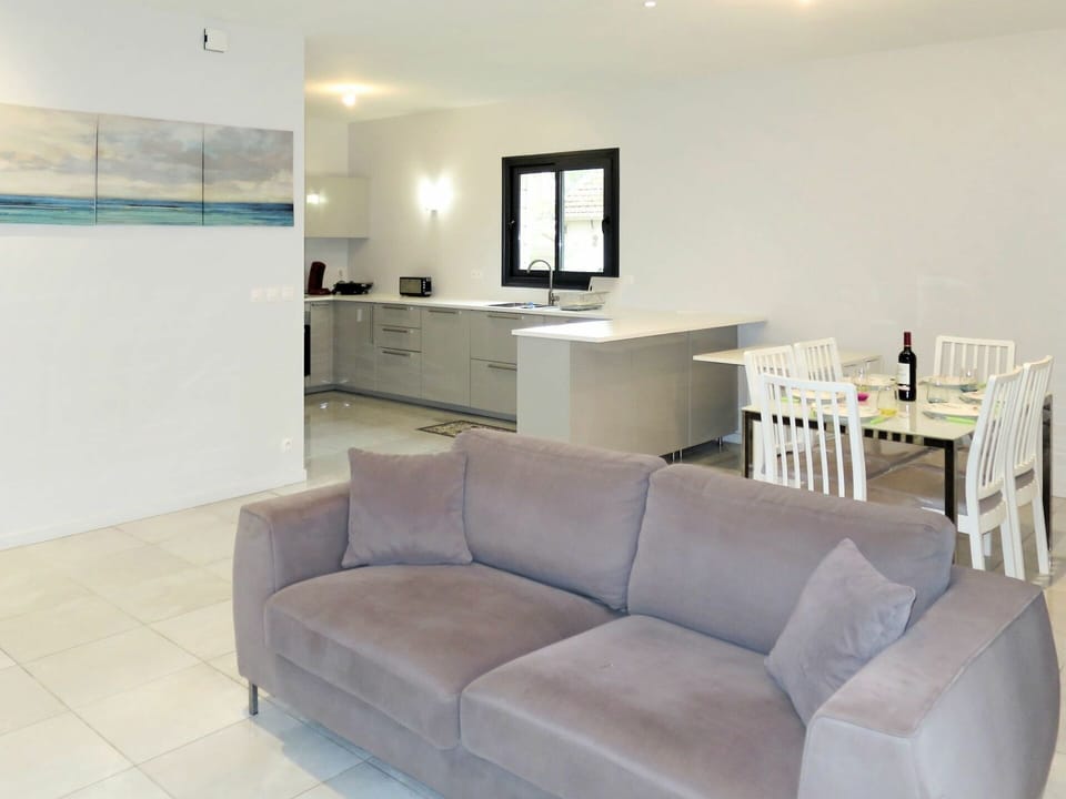 Furniture, Room, Property, Living Room, Interior Design, Floor, Building, Couch, House, Real Estate