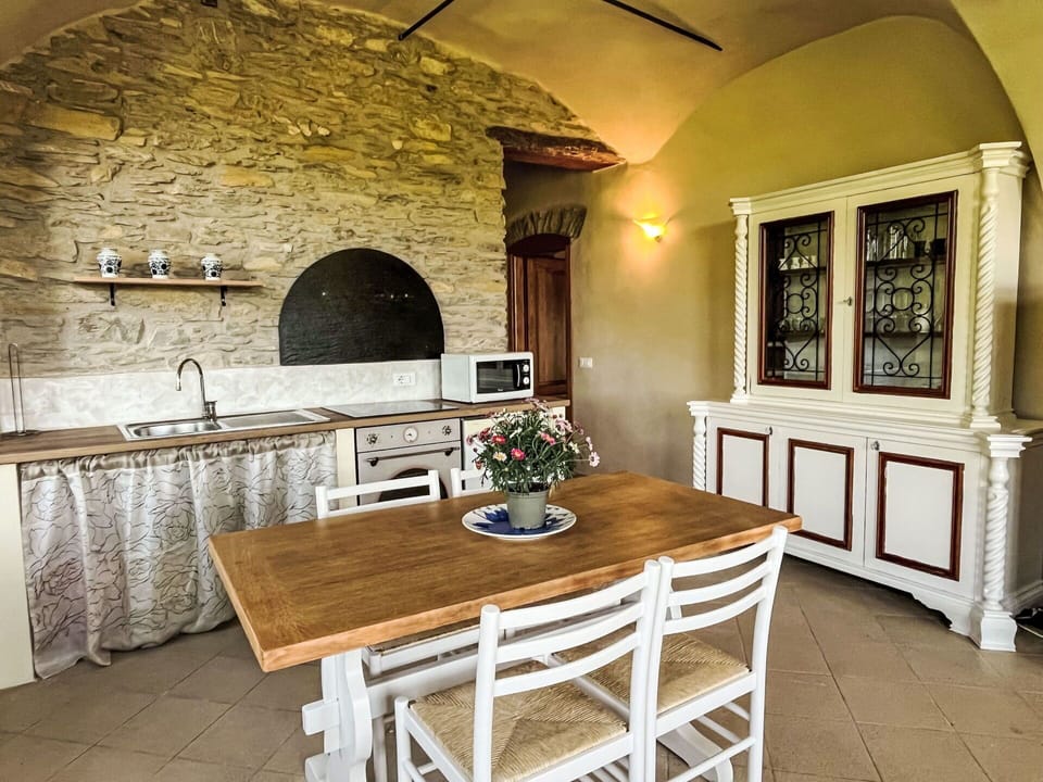 Table, Furniture, Property, Cabinetry, Wood, Lighting, Interior Design, Flooring, Floor, Wood Stain