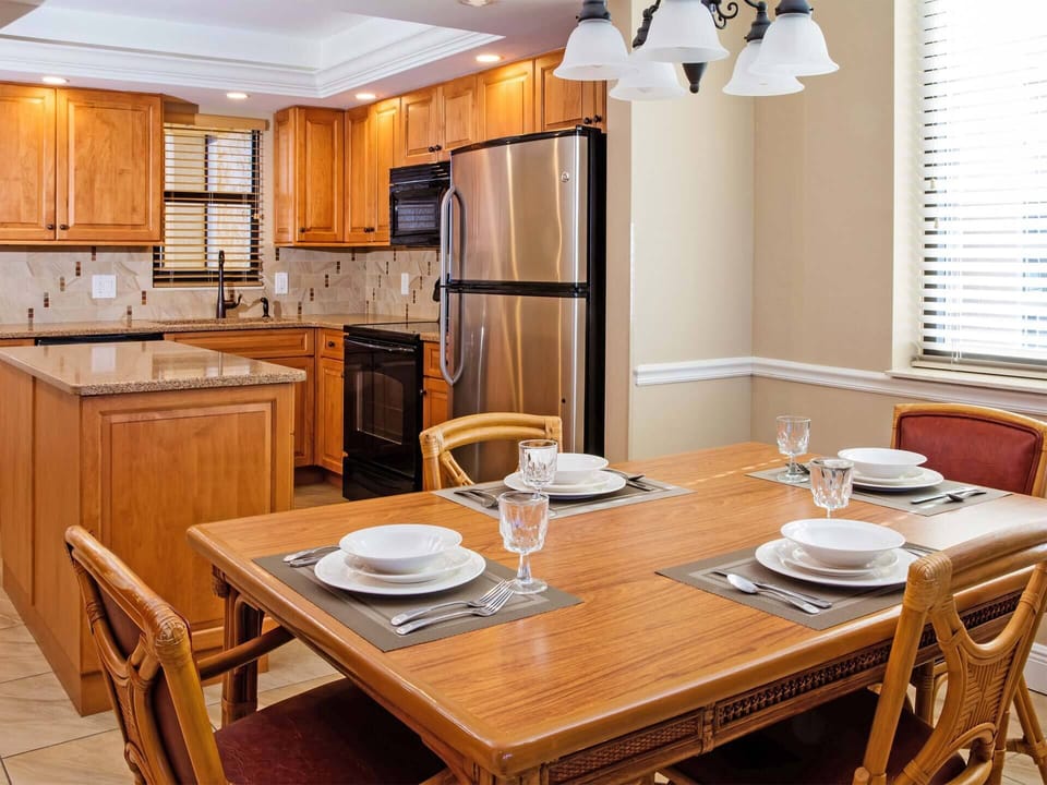 Full kitchen
