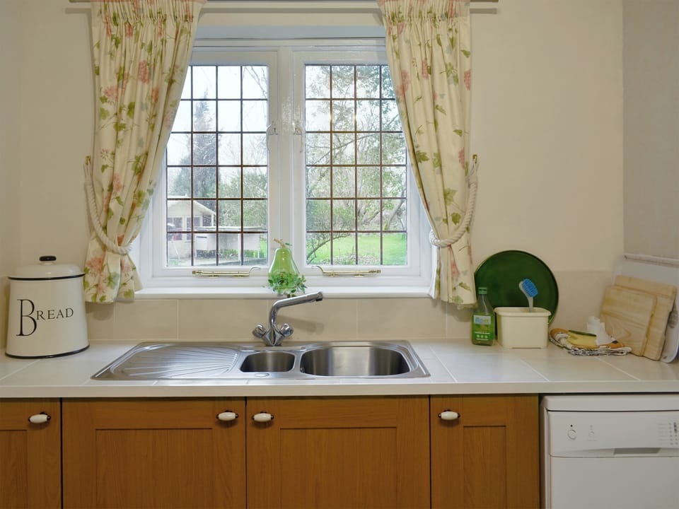 Kitchen/ dining room | Goodwood Coach House, Chichester