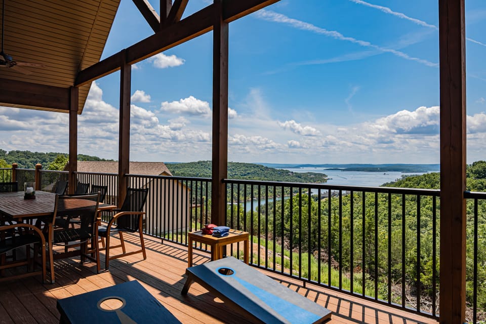 Gorgeous Table Rock Lake views!
