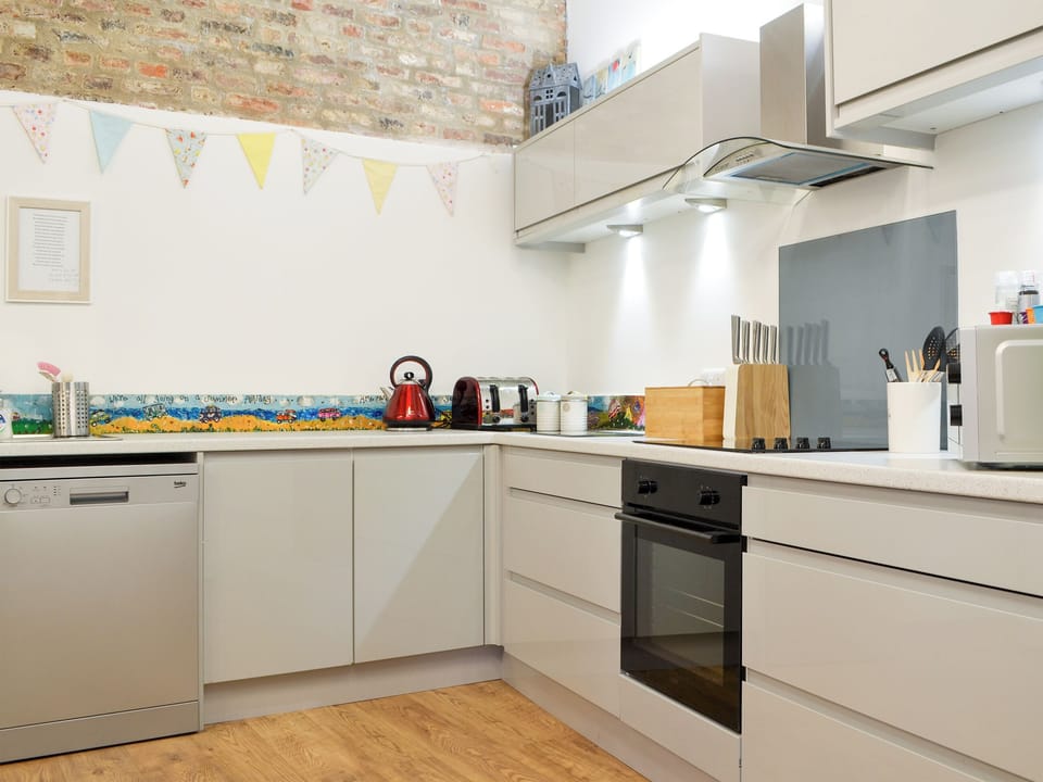 Well equipped kitchen area | &rsquo;Ow Do - Dringhoe Hall Cottages - Dringhoe Hall Cottages, Driffield, near Bridlington