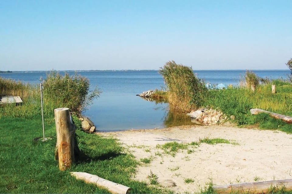 Immediate Surroundings [summer] (<1 km)