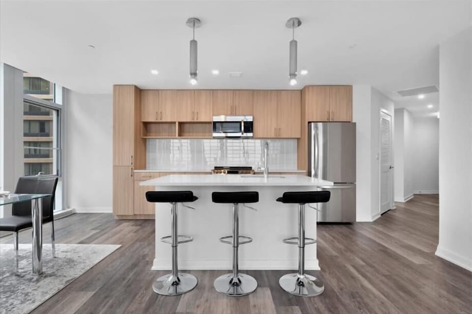 South Arlington Arlington 2 Bedroom with Balcony Kitchen