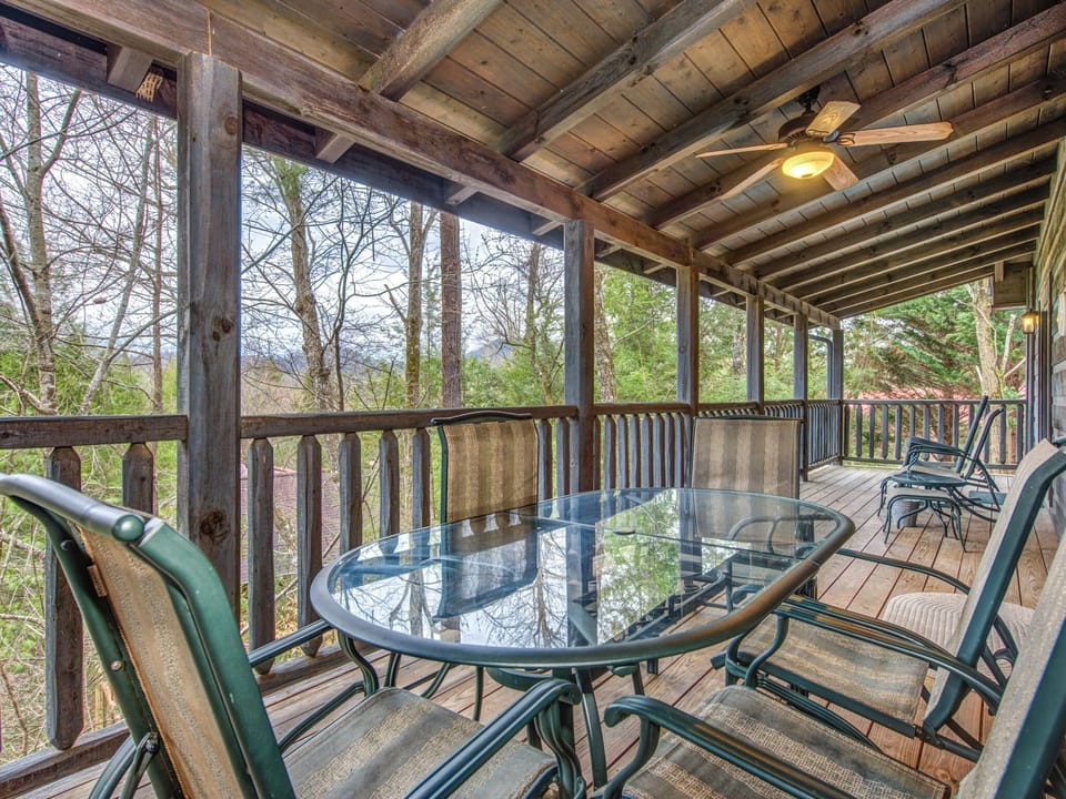 Deck with Dining Area and Mountain Views