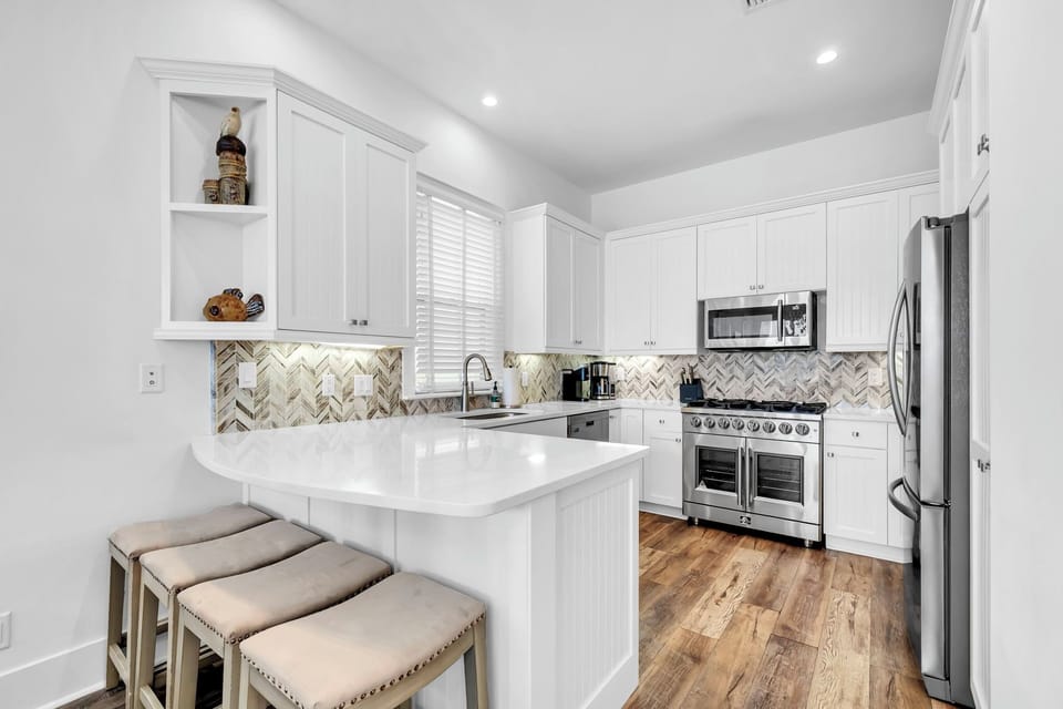2nd Floor - Beautifully update kitchen with high end appliances