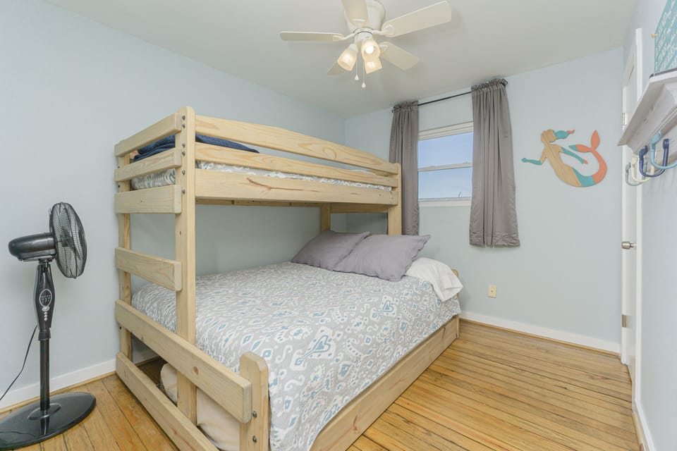 3rd Bedroom. Twin xl over Queen bed with twin xl trundle