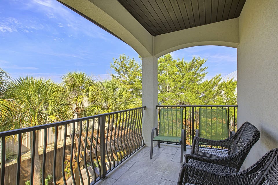 Bella Mar Balcony