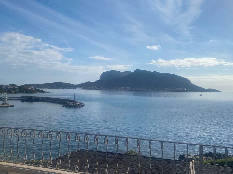 Apartment, Urban Design, Balcony, Condominium, Chair, Hotel, Houseplant, Kitchen & Dining Room Table