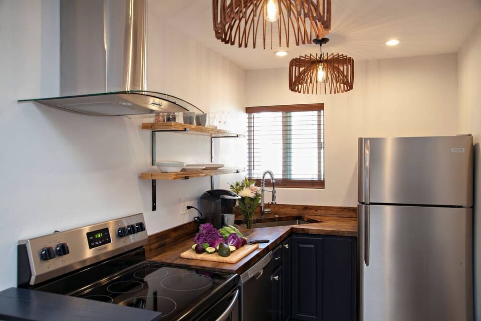 19. A Beautiful Gallery Kitchen.