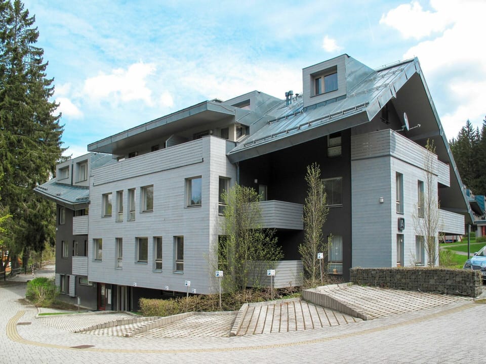Property, House, Building, Architecture, Home, Real Estate, Residential Area, Roof, Neighbourhood, Facade