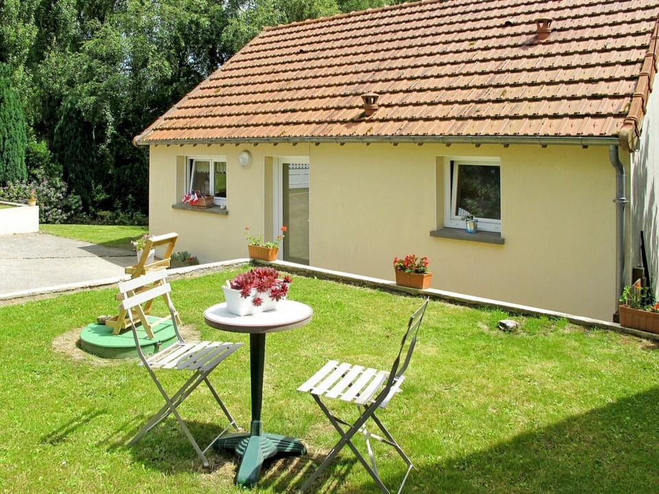 Plant, Furniture, Property, Building, Table, Window, Nature, Chair, Outdoor Table, House