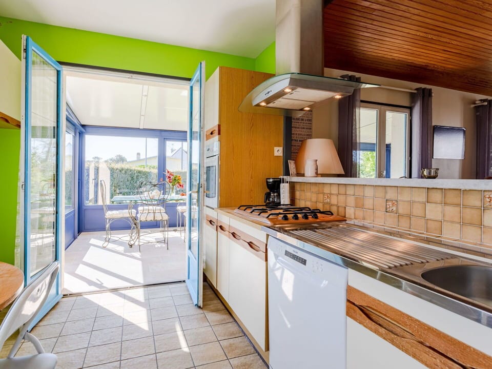 Furniture, Property, Cabinetry, Comfort, Building, Azure, Wood, Lighting, Lamp, Interior Design